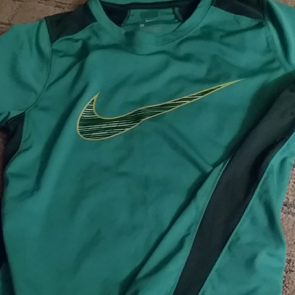 Nike Dri-fit Youth LARGE
